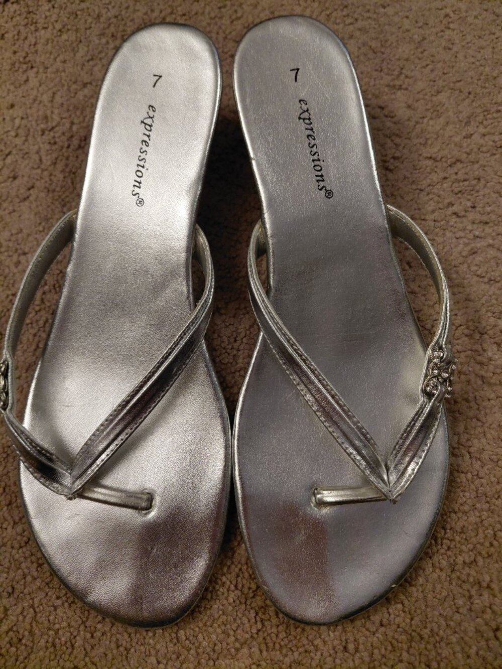 Expressions Silver Heeled Dress Sandals Size 7